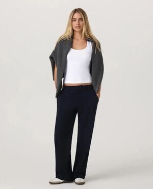 Vuori Women's Miles Straight Leg Trouser in Black, Size Medium